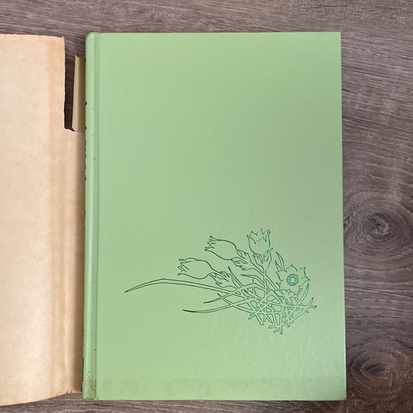 SEND OFFERS Antique National Geographic Hardcover, circa 1983 “Hidden Corners” - Picture 5 of 16